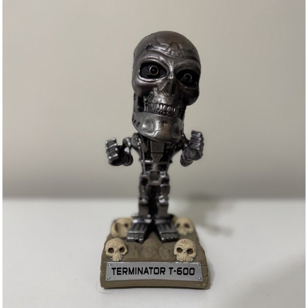 TERMINATOR SALVATION T-600 EYES LIGHT UP FUNKO WACKY WOBBLER BOBBLE-HEAD 2009